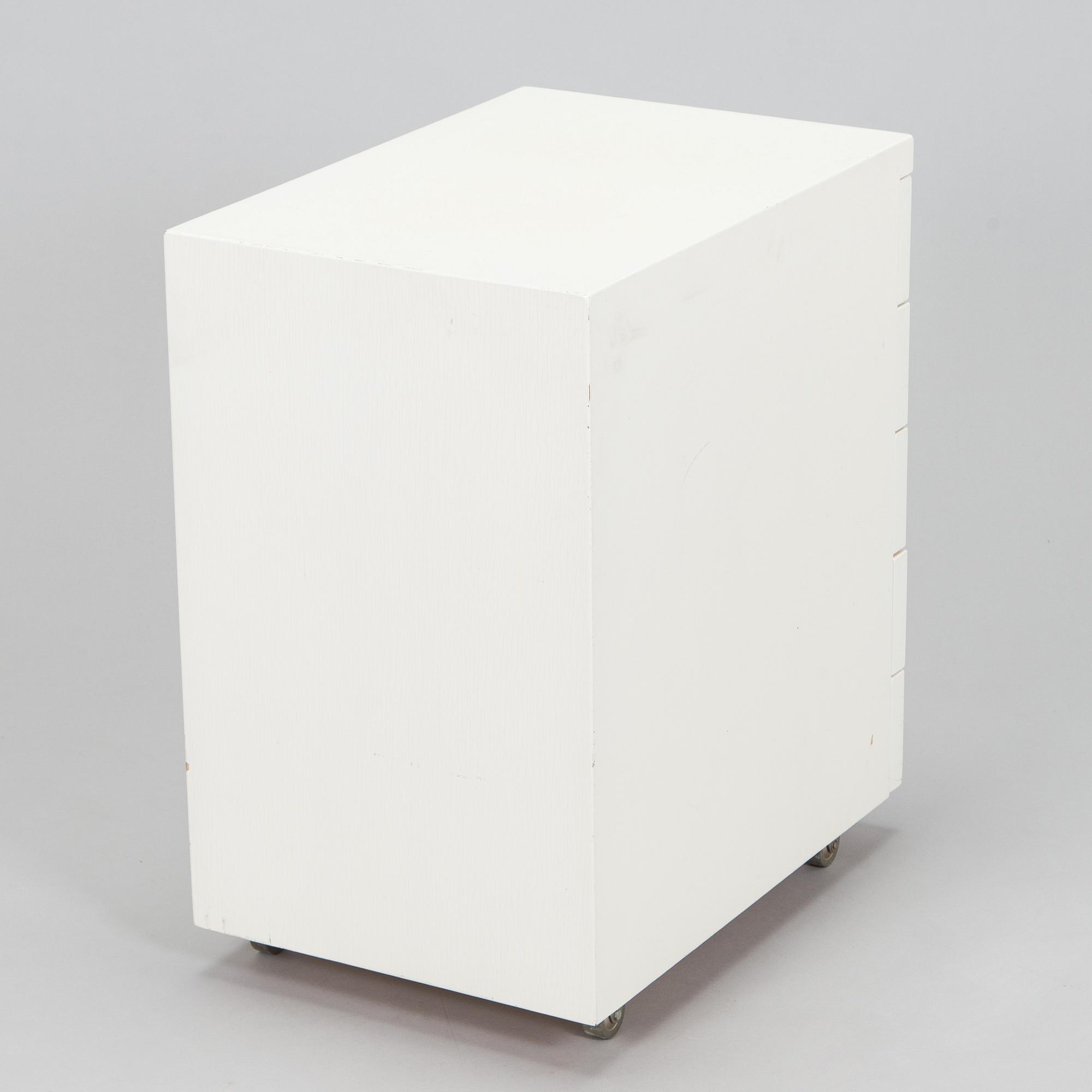 Alvar Aalto, laatikosto, malli 297, Artek, 1960–70-luku.