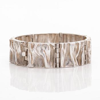 Matti Hyvärinen, armband, sterlingsilver, Sirokoru Oy 1973.