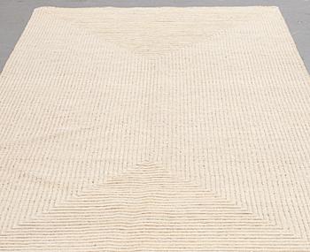 A CARPET, "Maze", loomed i relief, ca 317 x 160 cm.