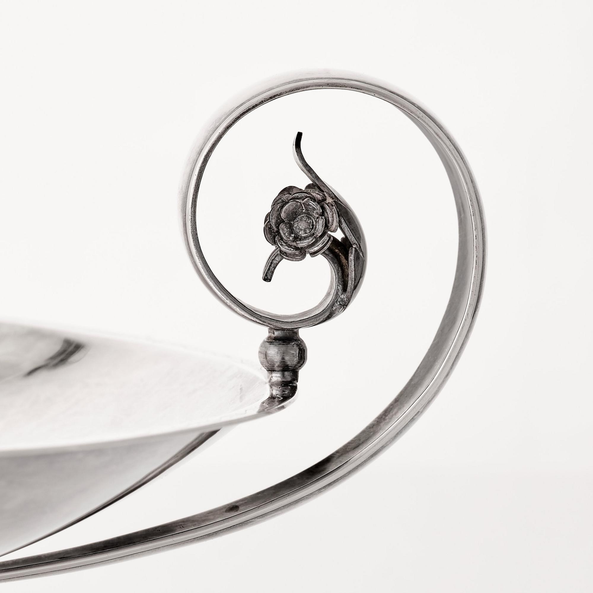 Atelier Borgila, skål, Stockholm 1930, sterling silver, komponerad av Erik Fleming.