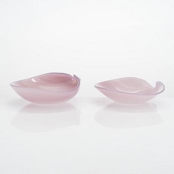 Kaj Franck, a set of five art glass bowls, model 3318, 'Näkinkenkä', signed K. Franck, Iittala.