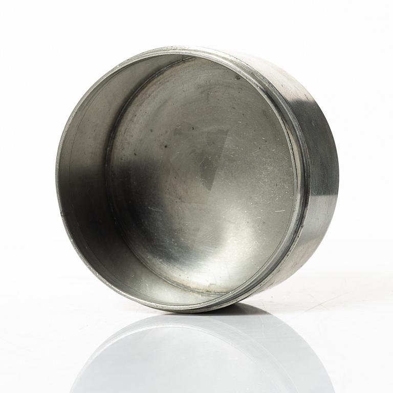 Sylvia Stave, attributed to. A pewter box with cover, CG Hallberg, Stockholm 1929.