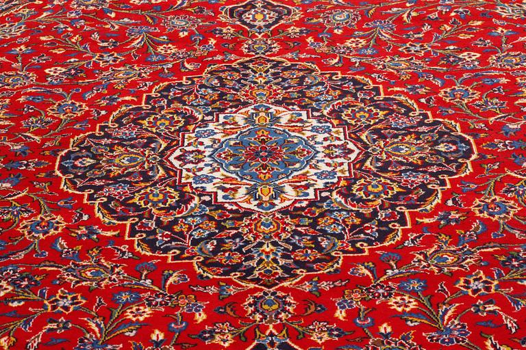 A KESHAN RUG, 401 x 300 cm.