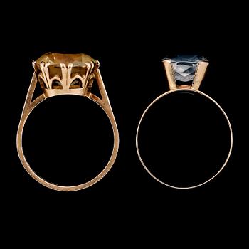 RINGAR, 2 st, 18K guld med stenar. Total vikt ca stenar ca 8 g.