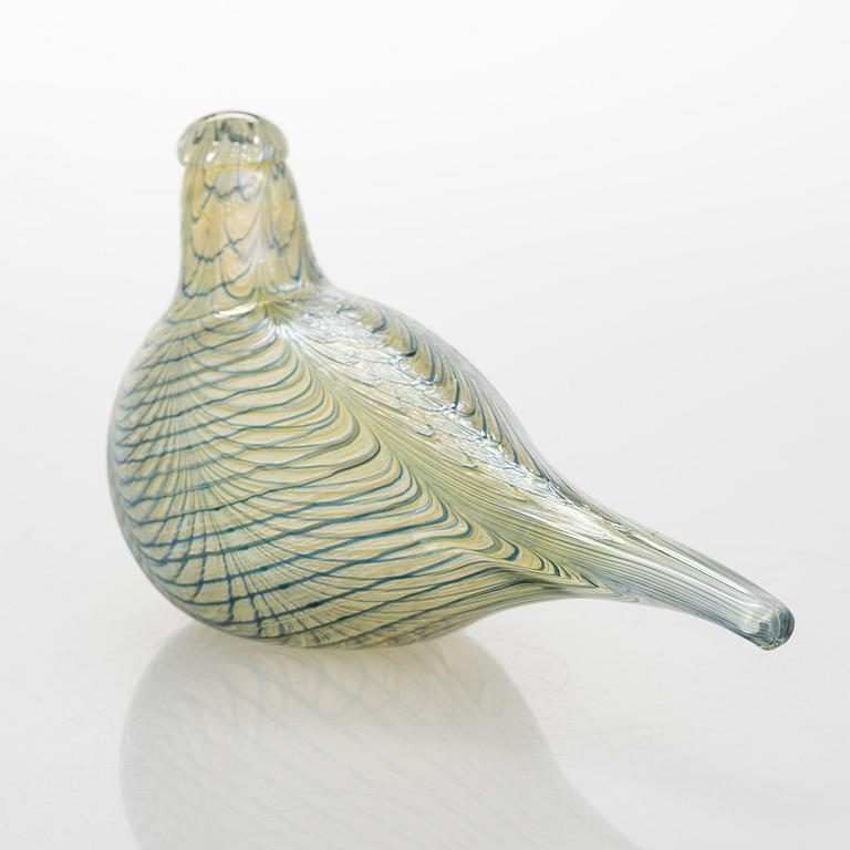 OIVA TOIKKA, An annual glass bird with its egg, year 2007, both signed O. Toikka Nuutajärvi, the egg numbered 328/750.