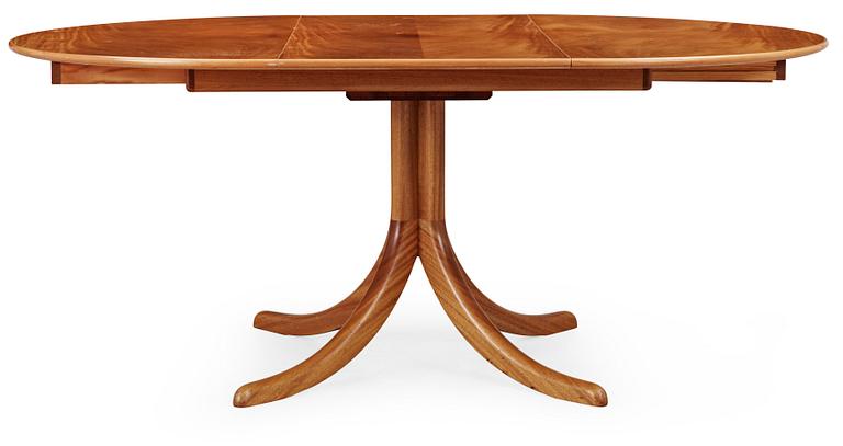 A Josef Frank mahogany dinner table by Svenskt Tenn.