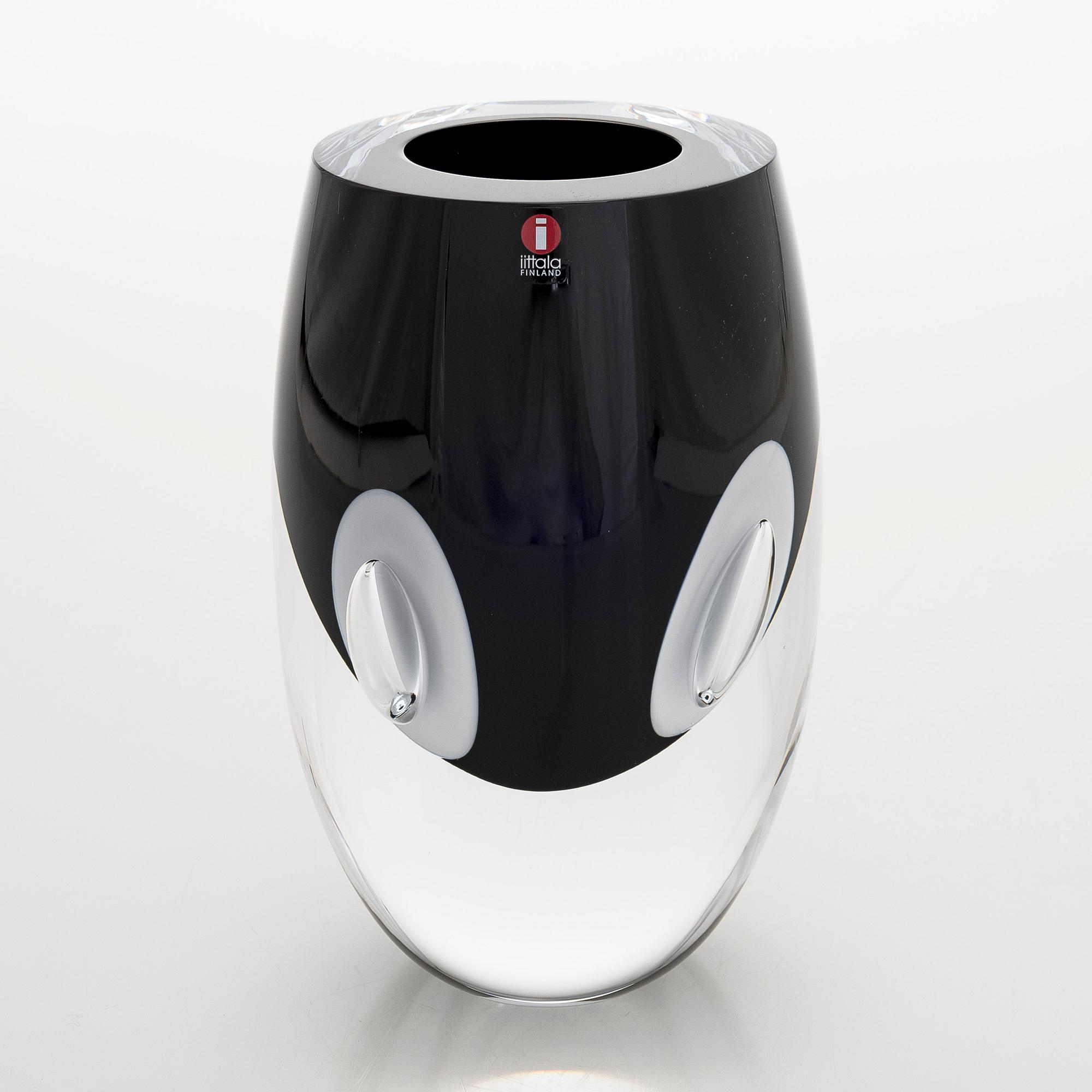 Timo Sarpaneva, a 'Claritas' glass sculpture, signed Timo Sarpaneva Iittala 2002.