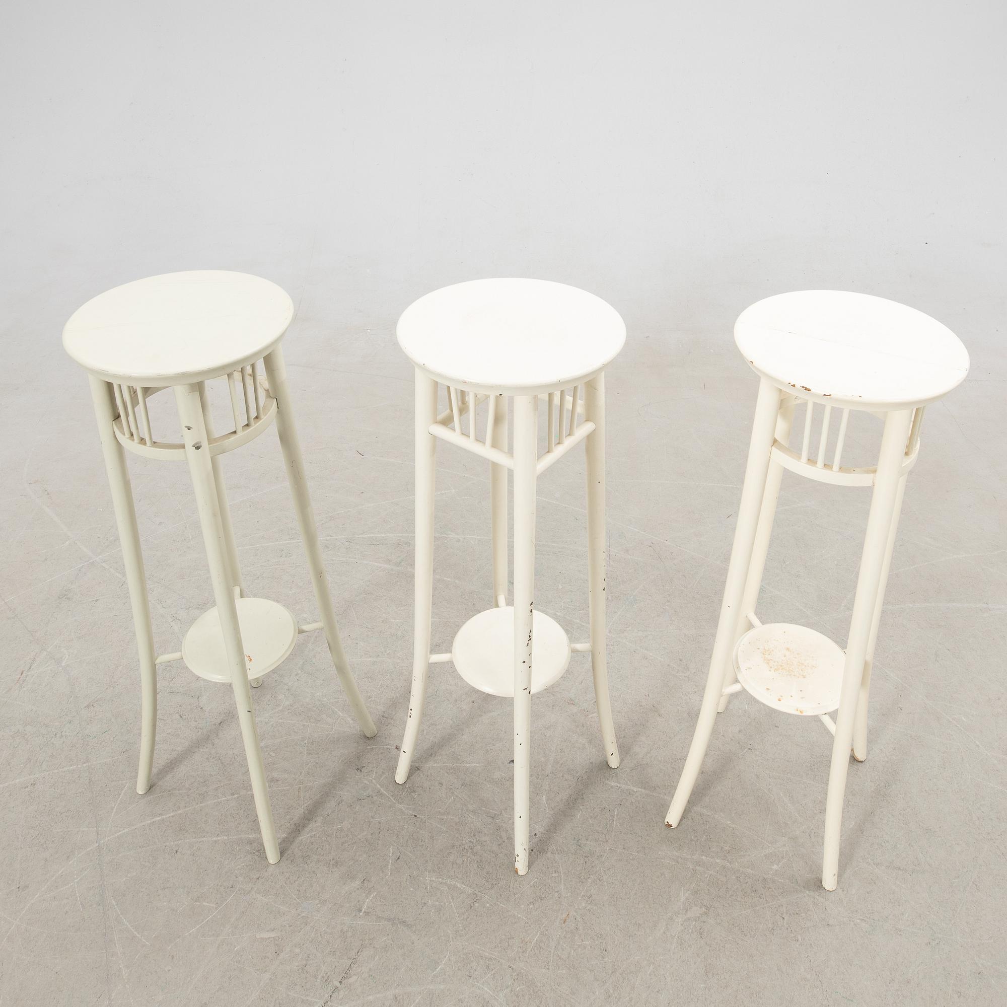 Piedestaler 3 st 1900-talets första hälft.