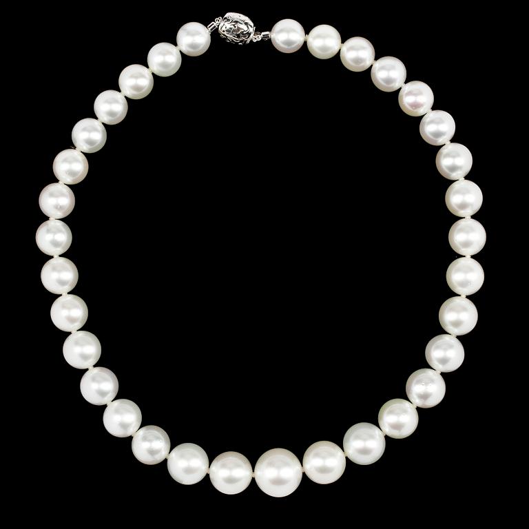 NECKLACE, cultured South sea pearls, 17-12 mm.