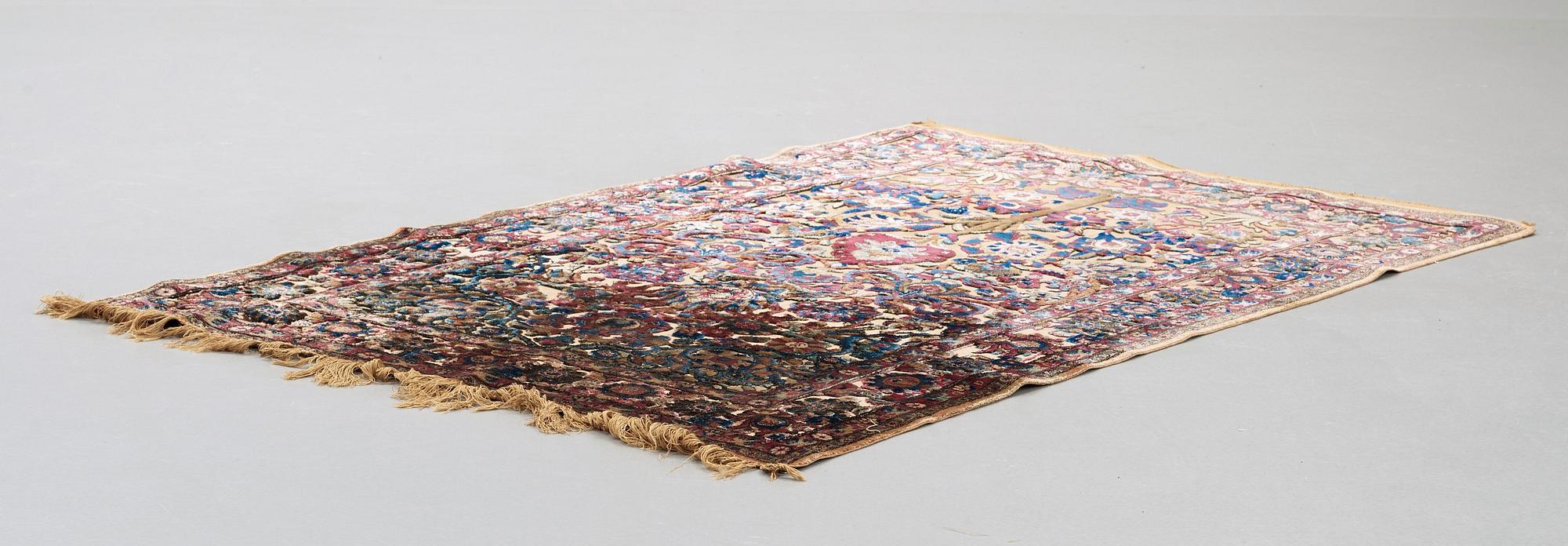 SEMI-ANTIQUE SILK KASHAN SOUF (in relief). 202 x 130 cm.