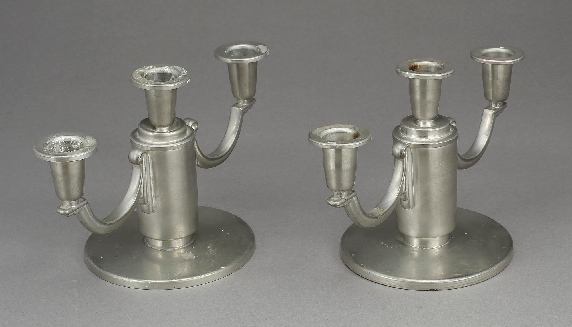 KANDELABRAR, ett par, tenn, art deco, 1930-tal.