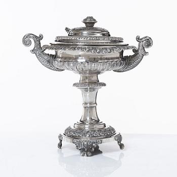 Sockerskål på fot, silver, Fredrik Nymansson, Kristinehamn 1839. Senempire.