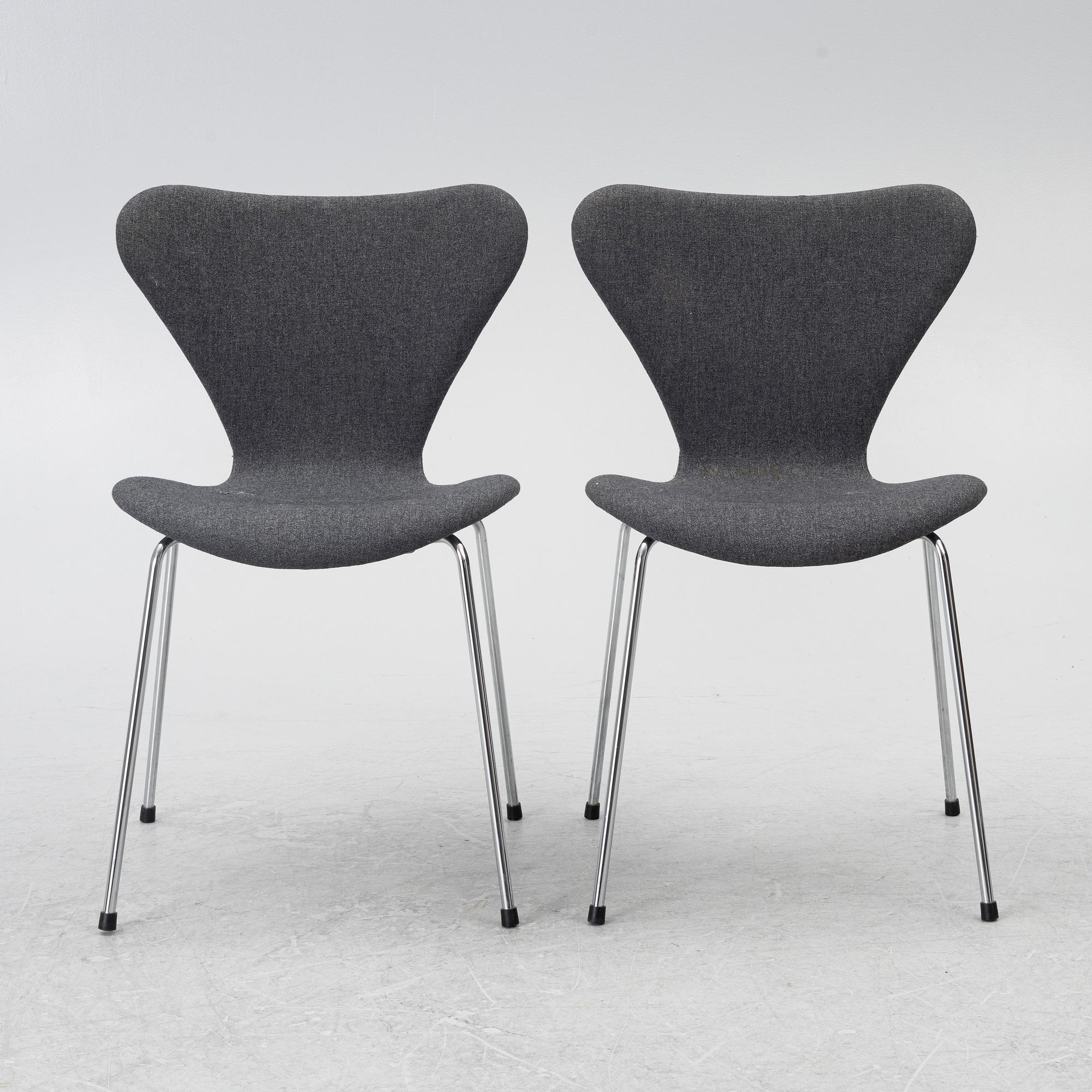 Arne Jacobsen, eight chairs, 'Serie 7', Fritz Hansen 2001.