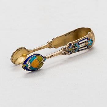 A cloisonné enamelled gilt silver sugar tong, maker's mark AK, Moscow, Russia eraly 20th century.