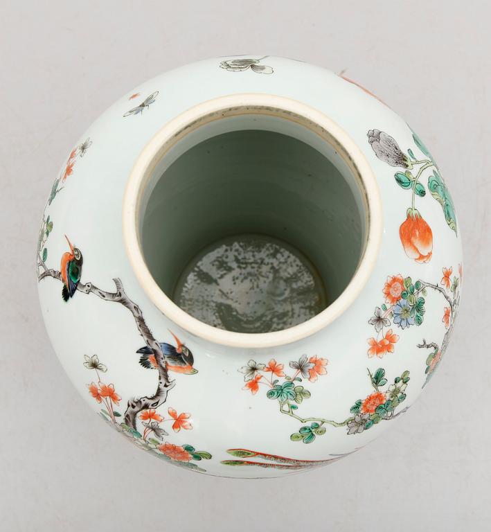 URNA, porslin, Kina, 1800-tal.