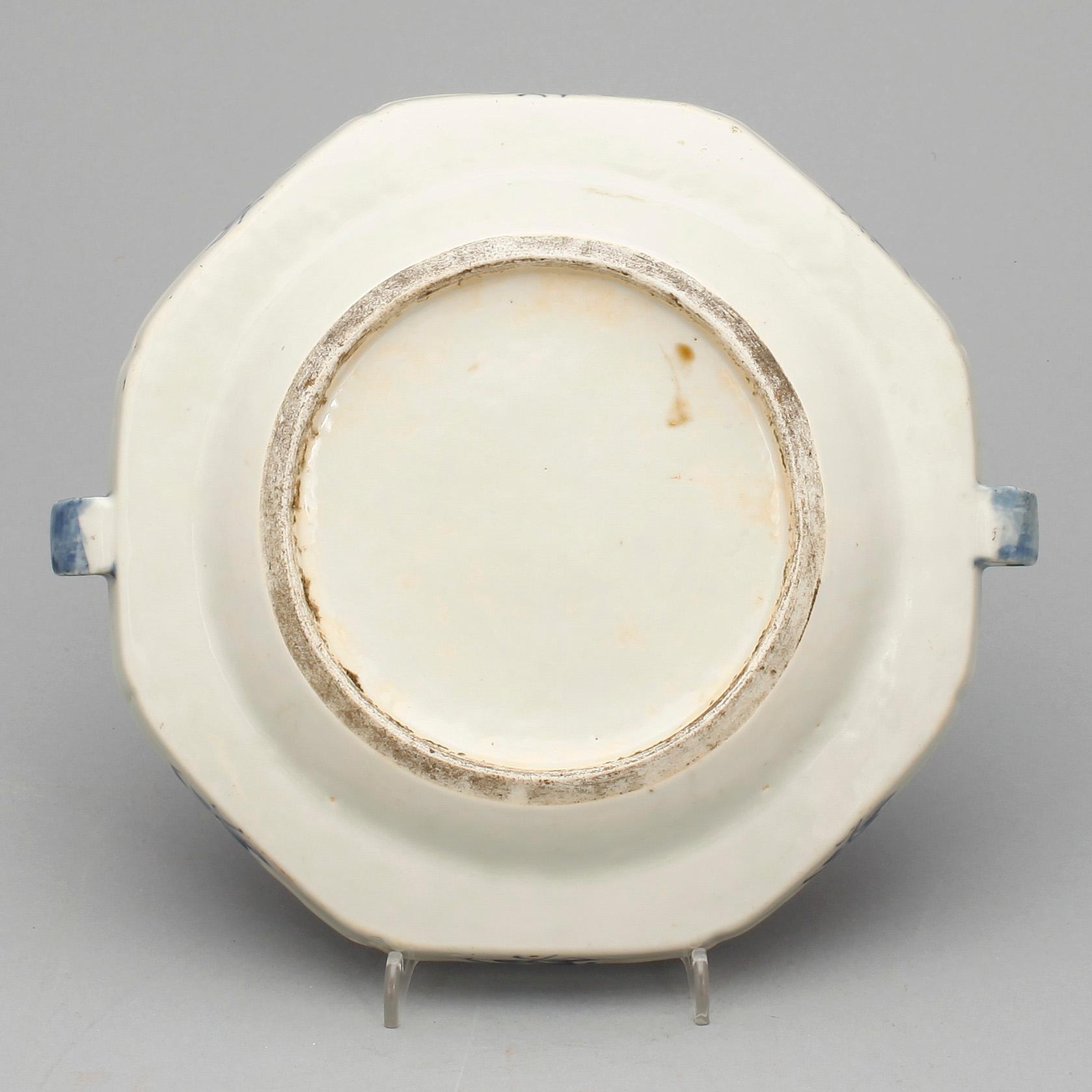 VÄRMEFAT, porslin, Kina, Qianlong, 1736-1795.