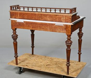 SKRIVBORD, nyrenässans, sent 1800-tal.