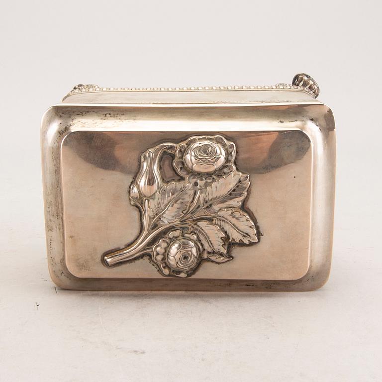 A 19th century probably German silver sugar bowl, weight 378 gr.