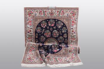Matta Isfahan, part silk, ca 206 x 142 cm Signerad: hussien Rahimi.