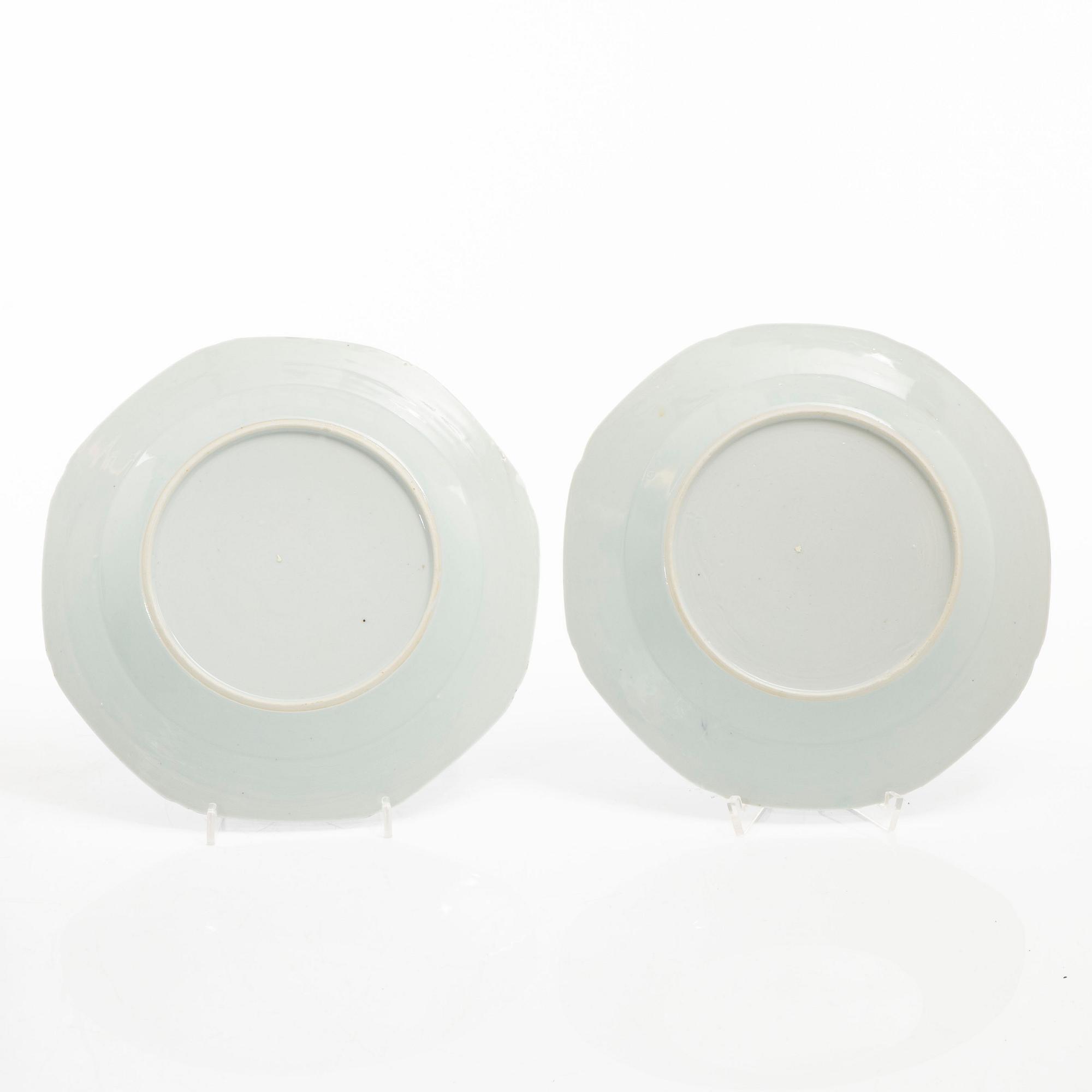 A group of six Chinese blue and white dishes, Qing dynasty, 18th and 19th century.