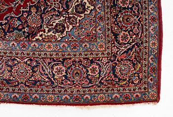 A semi-antique carpet, Kashan, c. 310 x 215 cm.