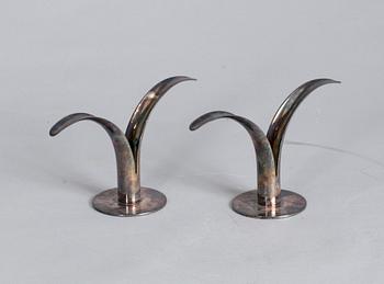 LJUSSTAKAR, ett par, nysilver, "Liljan", Ivar Ålenius Björk, Ystad Metall.