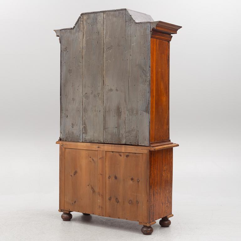 A late Baroque cabinet, first part of the 18th century.