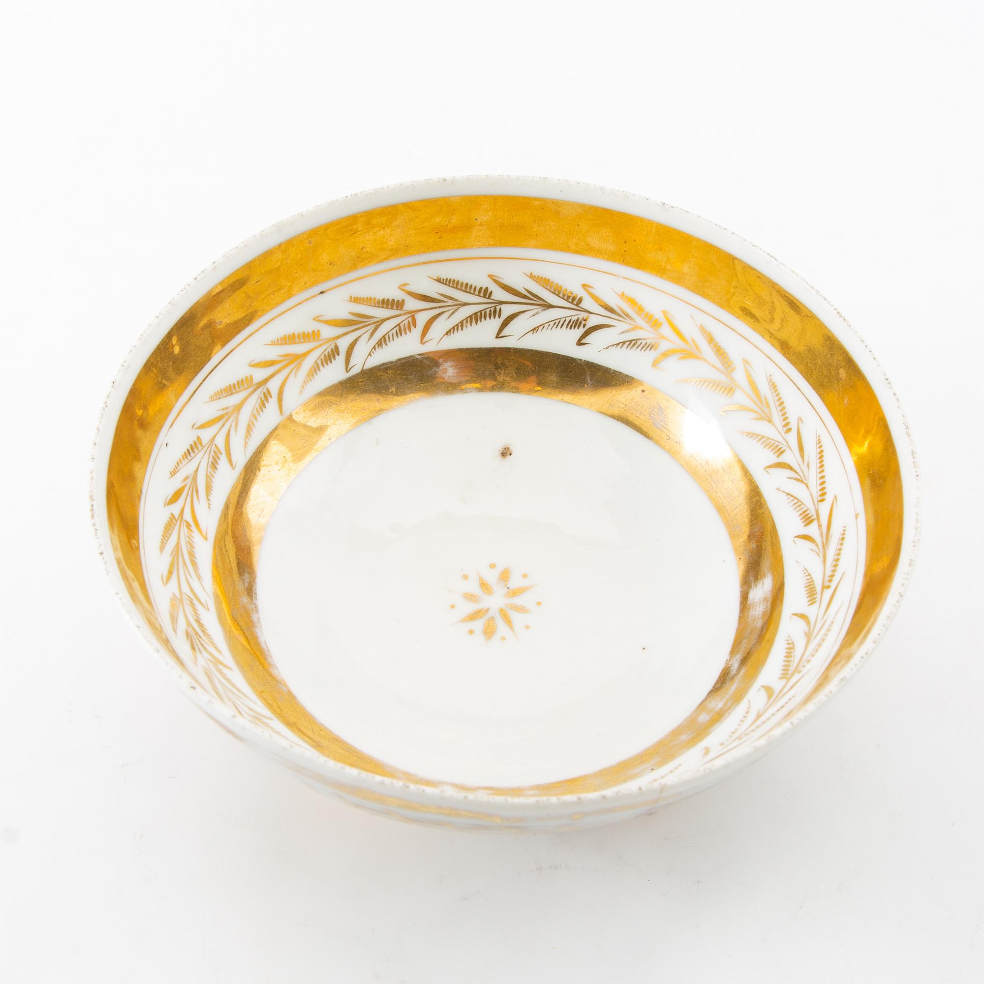 Vase and bowl Russia mid/second half of the 19th century porcelain.