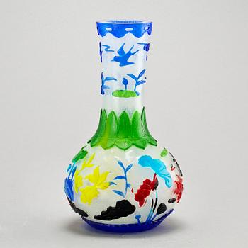 VAS, pekingglas, Kina, 1900-tal.