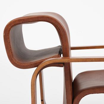 Jan Bocan, fåtöljer, ett par, Thonet, utförda för Tjeckoslovakiska ambassaden, Stockholm, 1972.
