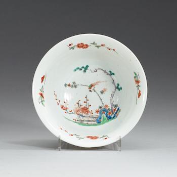 SKÅL, porslin. Qing dynastin, tidigt 1700-tal.