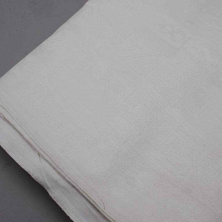 DUK, linne. Ca 360 x 180 cm.