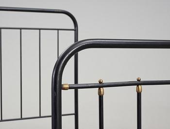 SÄNG, järn och mässing, 1900-talets början.