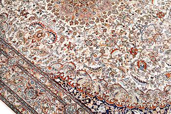 A silk Kashmir carpet, approx. 300 x 200 cm.