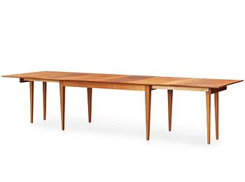 365. Josef Frank, A mahogany dining table, Svenskt Tenn, model 752, post 1985.