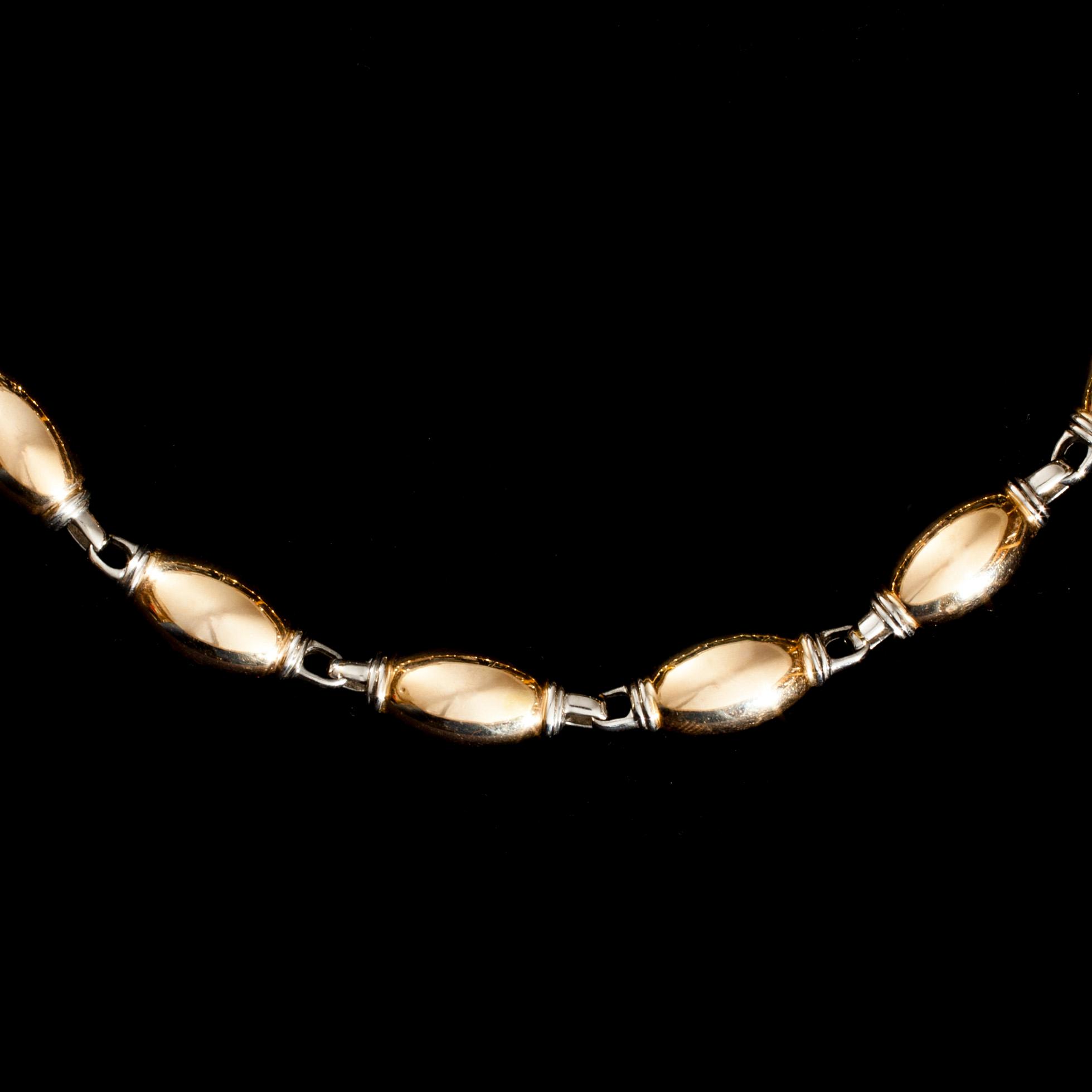 COLLIER, 18K gult och vit guld. Italienska stämplar. Vikt 58,2 g.