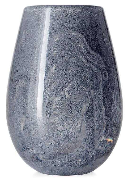 A Nils Landberg glass vase, Orrefors 1944.