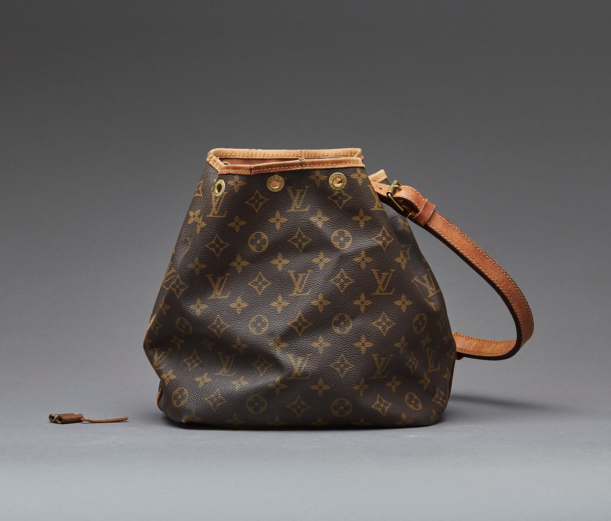 VÄSKA, "Petit Noé", Louis Vuitton.