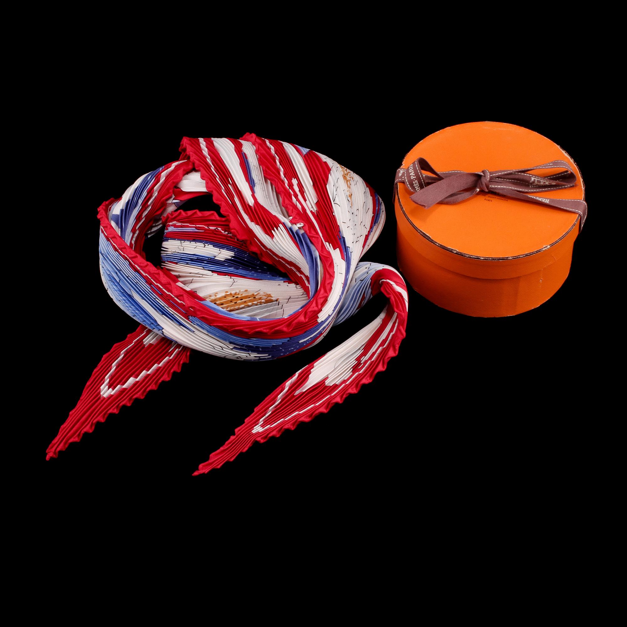 SCARF, "Fleurs de lotus", Hermès.