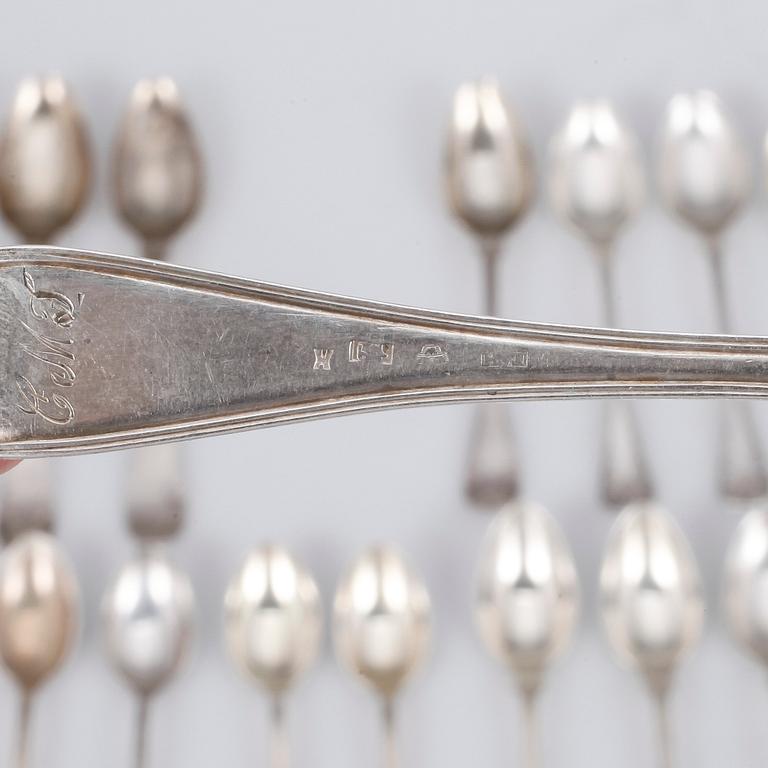 PARTI SKEDAR, 47st, silver, "Fransk Lilja" samt "Vasa", bland annat GAB, Stockholm, 1928. Vikt ca 563g.