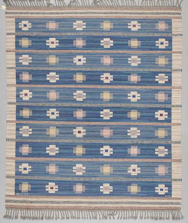 MATTA. "Blåklint". Rölakan. 254,5 x 221 cm. Signerad AB MMF MR (AB Märta Måås-Fjetterström, Marianne Richter).