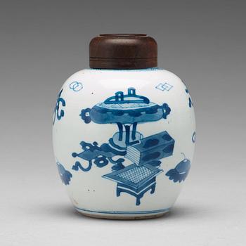 720. TEKRUKA, porslin. Qingdynastin, Kangxi (1662-1722).