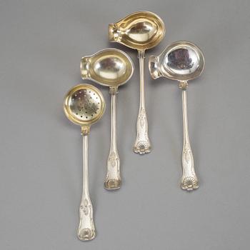 BESTICKSERVIS, silver, 56 delar av olika modeller. Bl a Möllenborg, Stockholm, 1896. Vikt ca 2 080 gram.