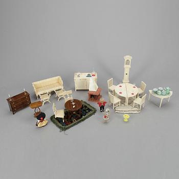 DOCKSKÅPSMÖBLER, 18 delar + tillbehör, Nolbyn, värmländskt hantverk, 1950-tal.