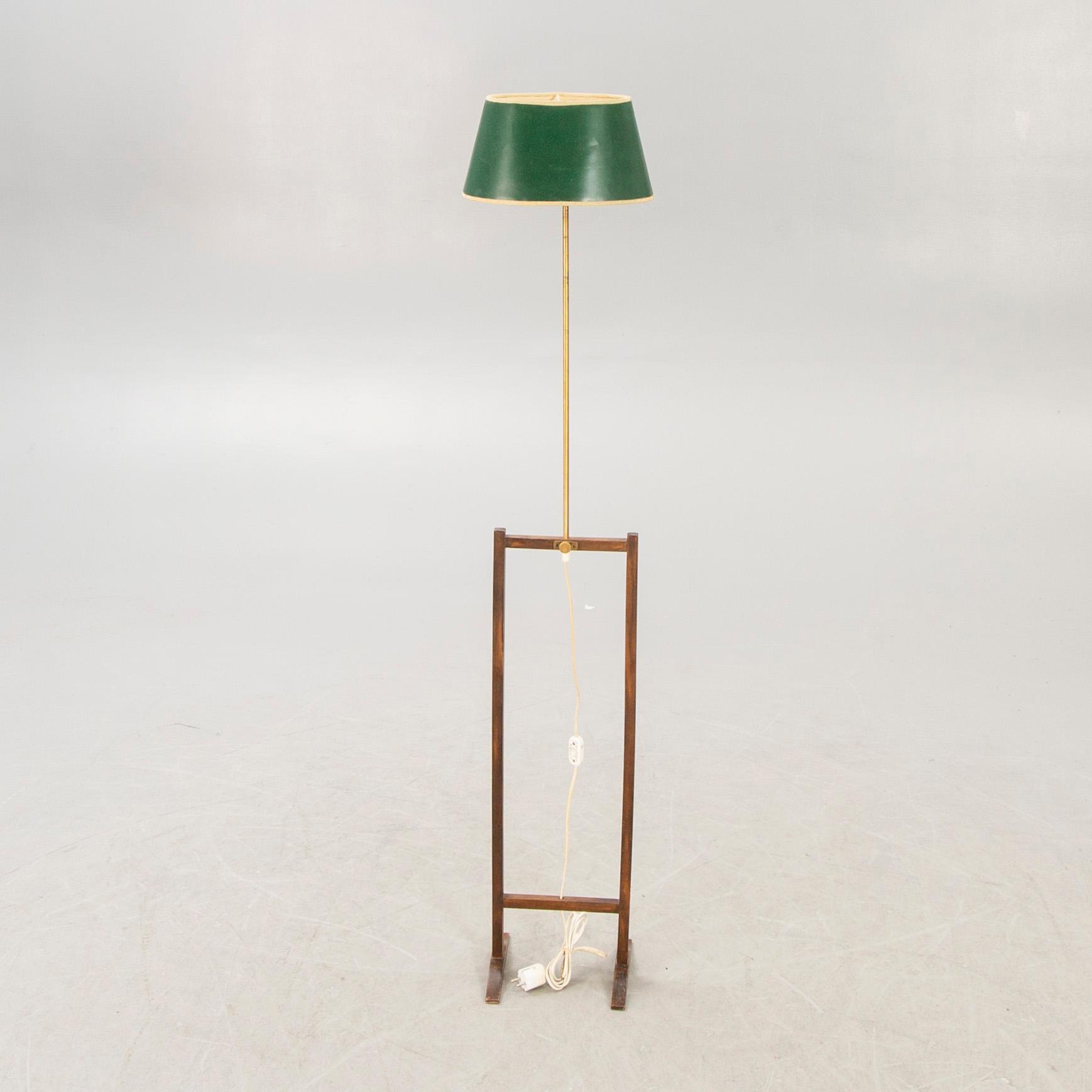 Josef Frank, golvlampa, modell 2458, "Kryckan", Firma Svenskt Tenn, formgiven 1952.