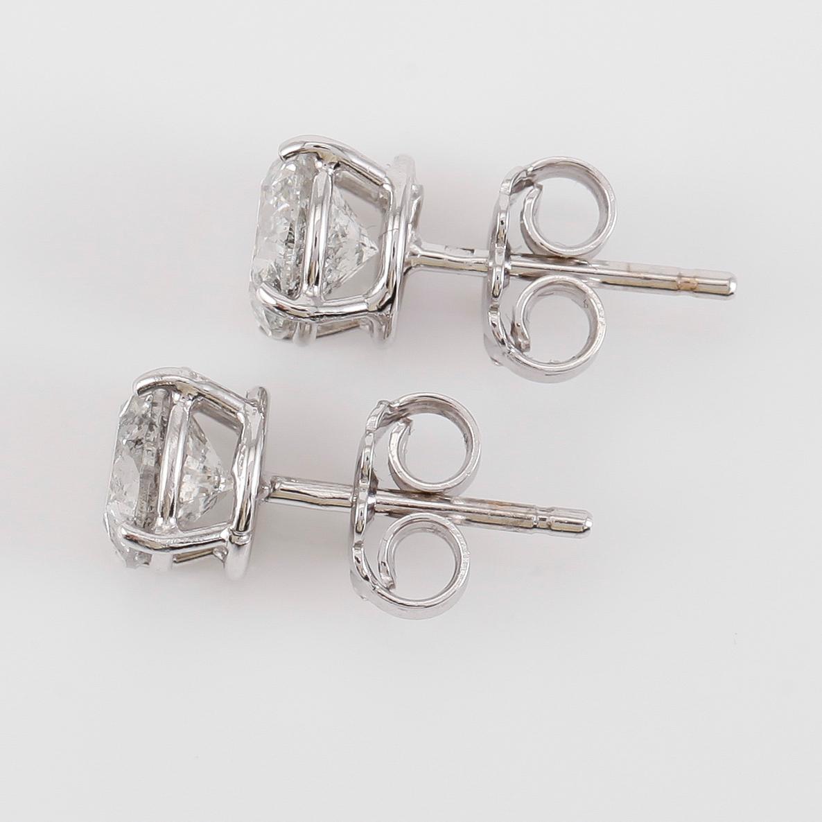 ÖRHÄNGEN, 1 par, 18K vitguld och diamanter tot ca 2.50 ct.