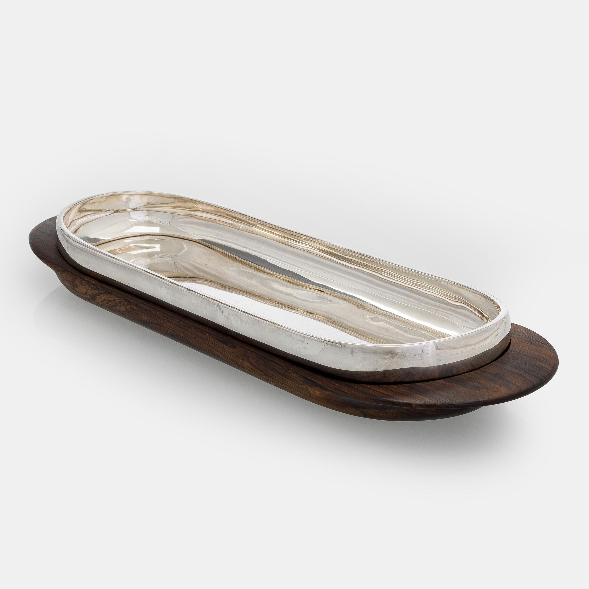 Kay Bojesen, Serveringsfat samt -bestick, sterlingsilver och palisander, Danmark. Kring 1960-talets mitt.