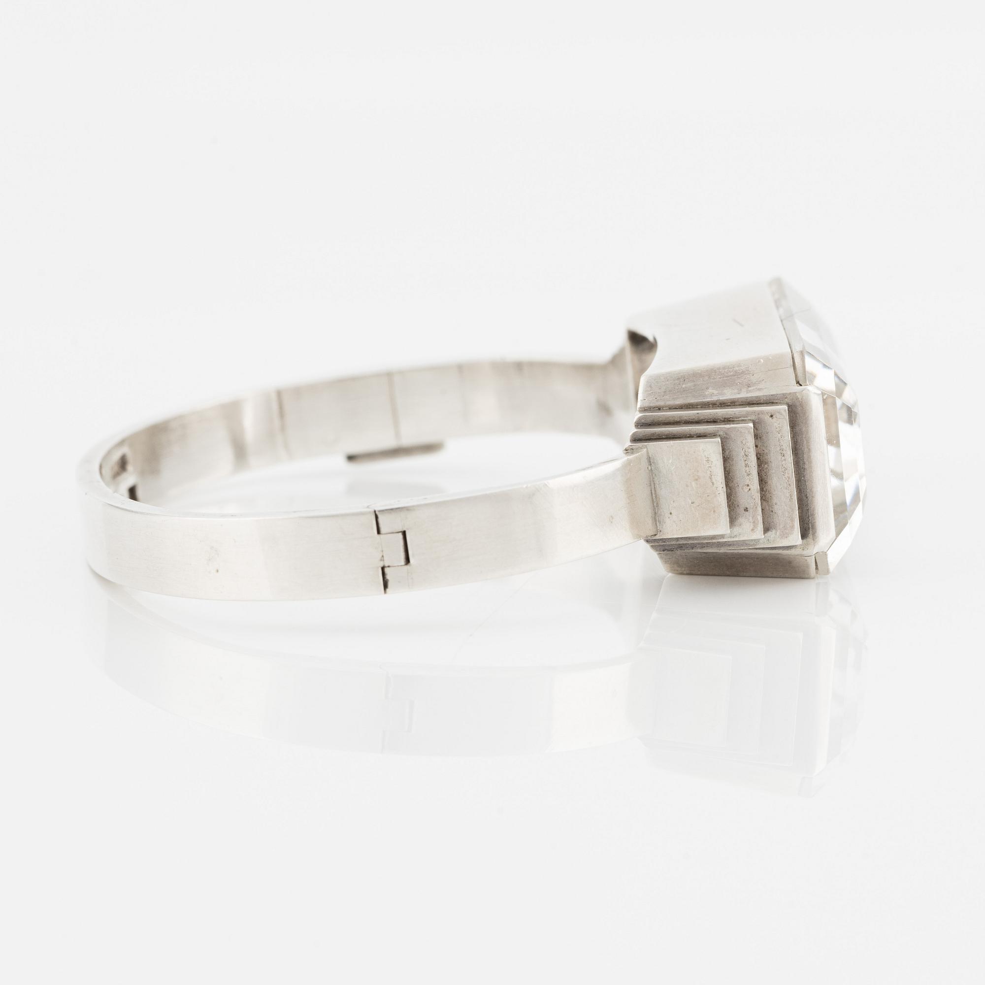 Wiwen Nilsson, armring, silver med stor bergkristall, Lund 1964.