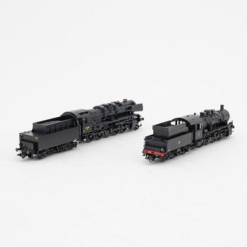 Märklin, two steam engines model no 37555 & 37831, gauge H0, in boxes.