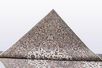 A carpet, Kashan, ca 368 x 245 cm.